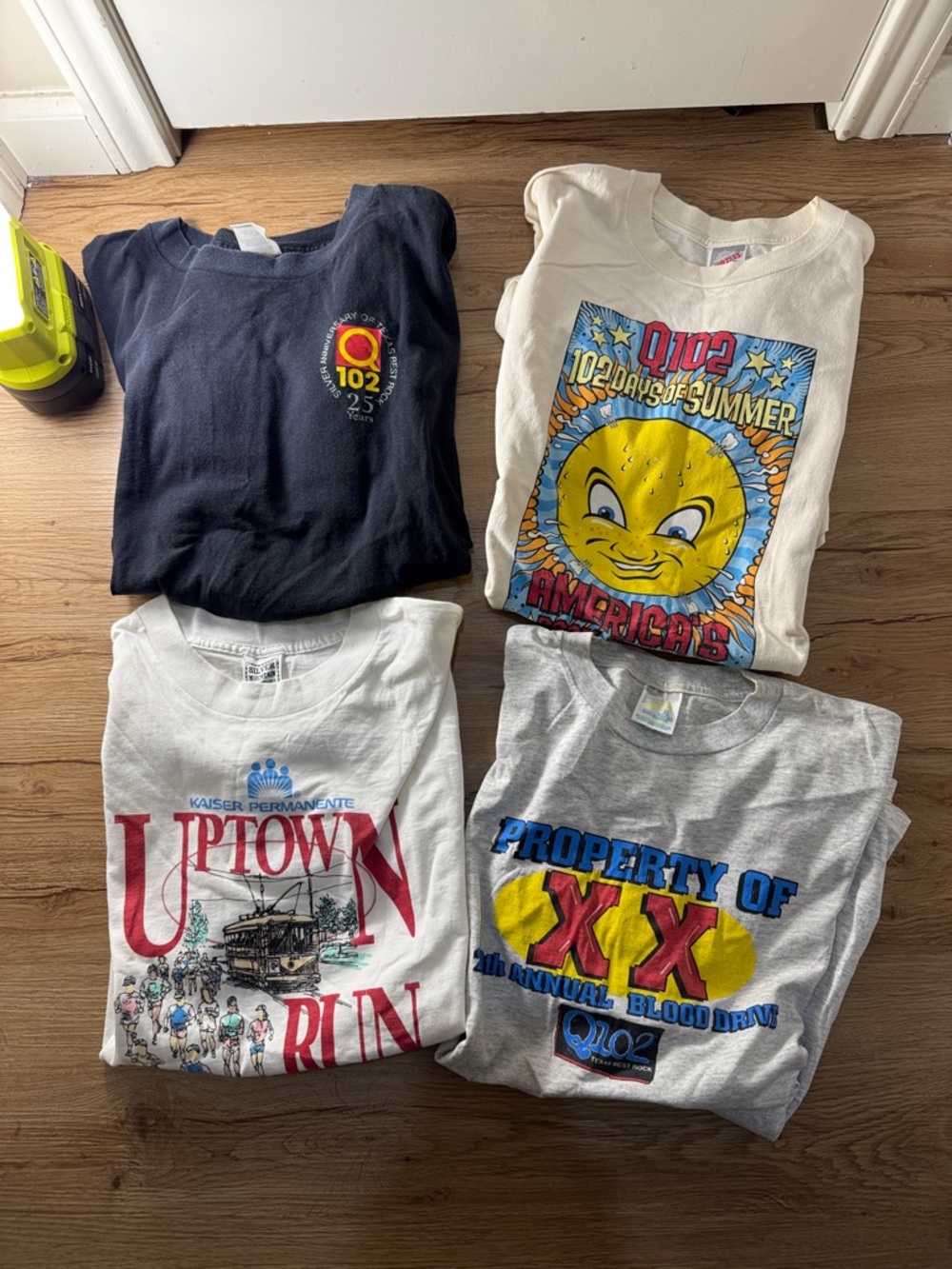 Radio Graphic T-Shirt Lot of 4 - Mens SZ XL - 90s - Heavyweight - Crew Neck -Y2K